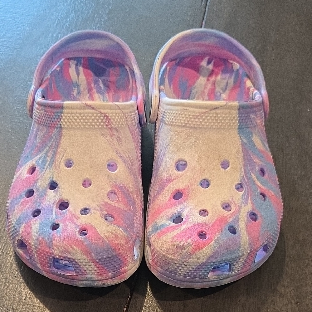 CROCS Kids Water Shoes in Pastel Swirl